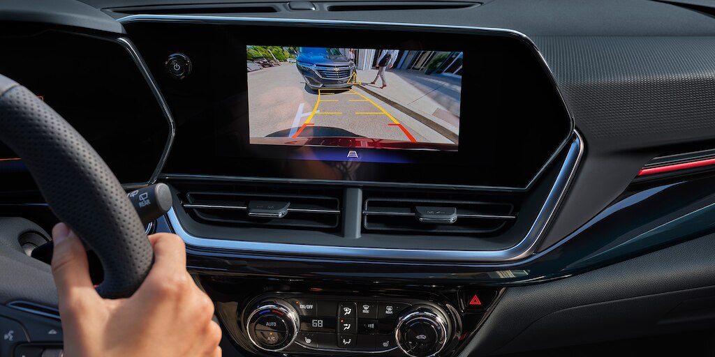 Suv deportiva con pantalla tactil de 8 y 11 para versiones LT y RS, Chevrolet Trax 2025